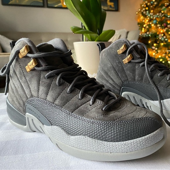 AIR JORDAN XII 12 RETRO BG USED SIZE 6.5Y DARK GREY WOLF GREY 153265 005 - Picture 2 of 6